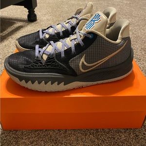 Kyrie Basketball Shoes